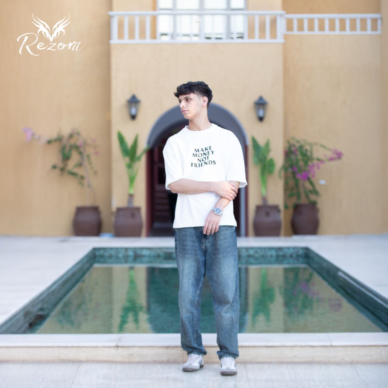 Oversize T-shirt – Model Money not friends